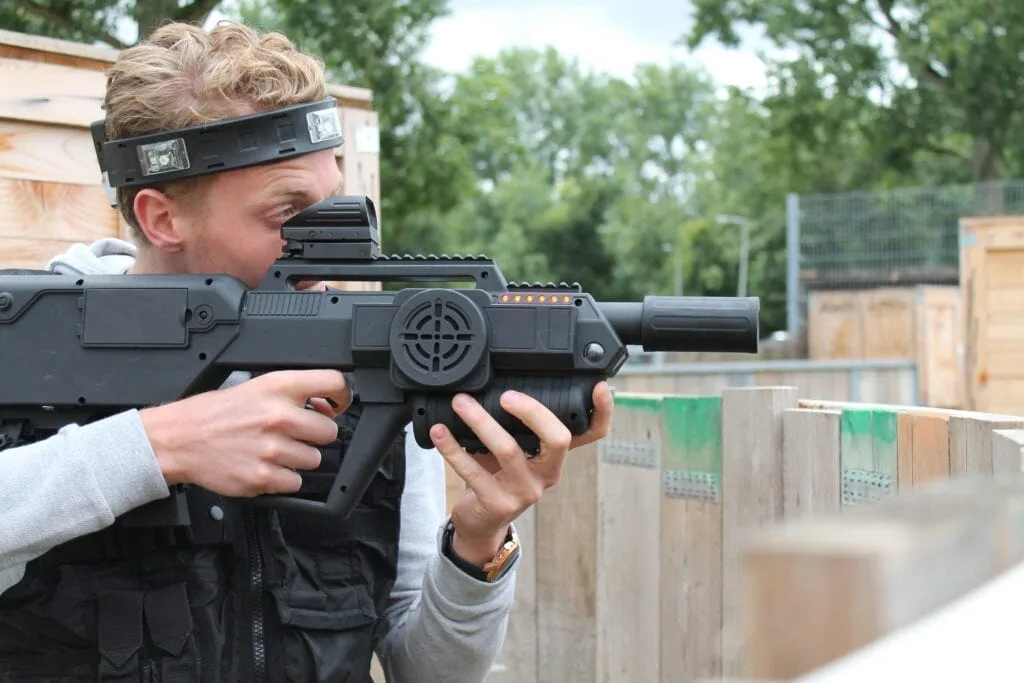 Vrijgezellenuitje Amsterdam Lasergame