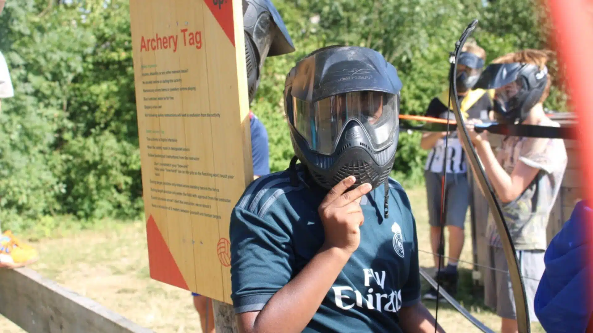 Schooluitje archery tag