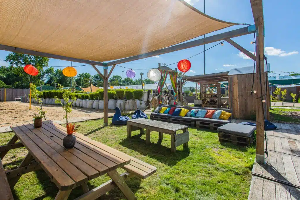 Beachclub in Amsterdam bedrijfsuitjes familiedag